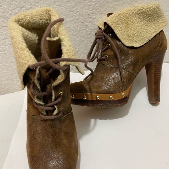 Michael Kors Platform  Lara Studded Ankle Boots Faux Shearling size 6 - Picture 5 of 14